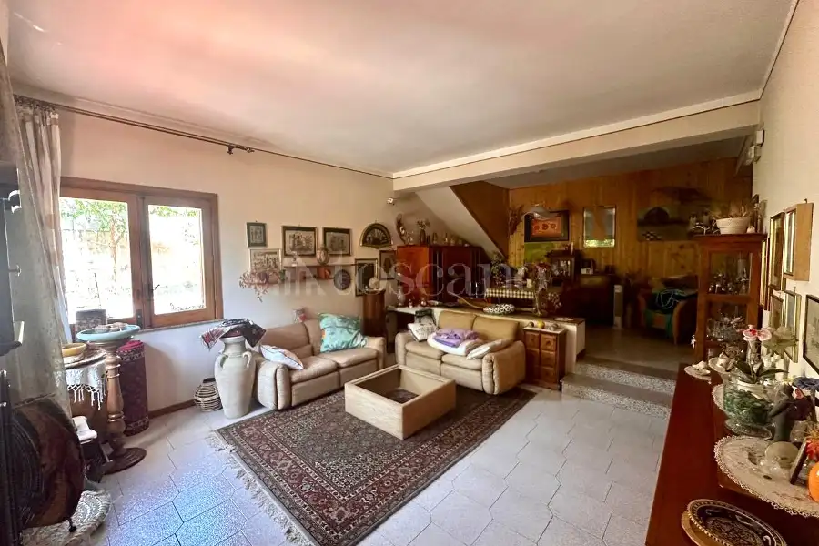 Villa in vendita di 415 mq a €345.000 (rif. 128/2026)