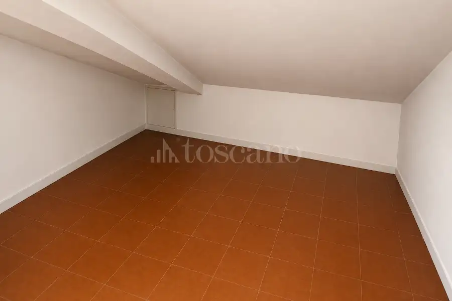 Attico in vendita di 230 mq a €189.000 (rif. 54/2026)