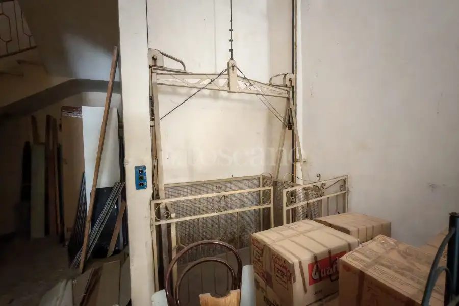 Box in vendita di 174 mq a €165.000 (rif. 53/2025)