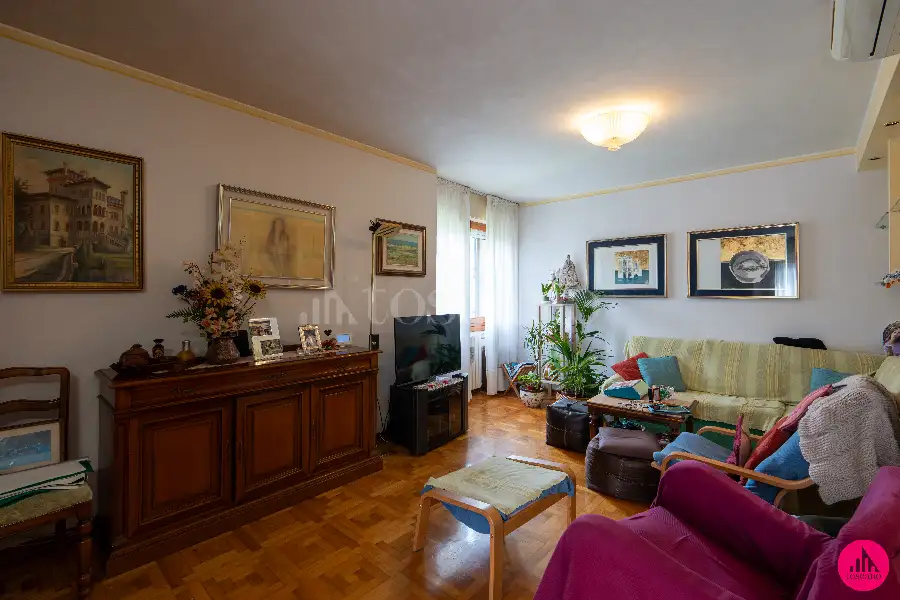 Villa Plurifamiliare in vendita di 195 mq a €179.000 (rif. 80/2026)