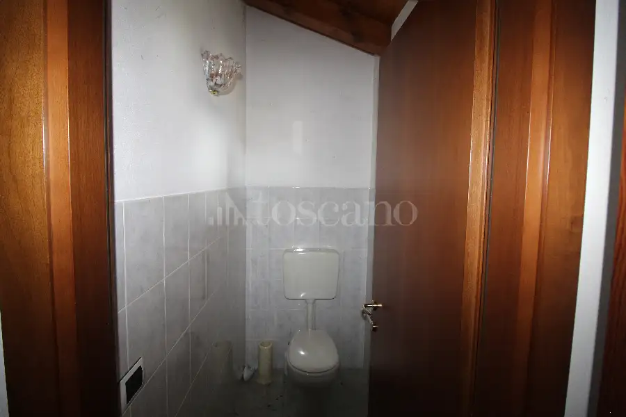Casa Indipendente in vendita di 236 mq a €250.000 (rif. 121/2026)