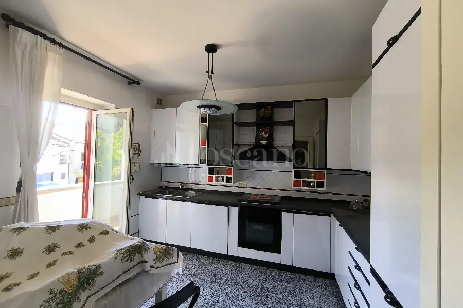 Villa Plurifamiliare in vendita di 800 mq a €350.000 (rif. 39/2025)