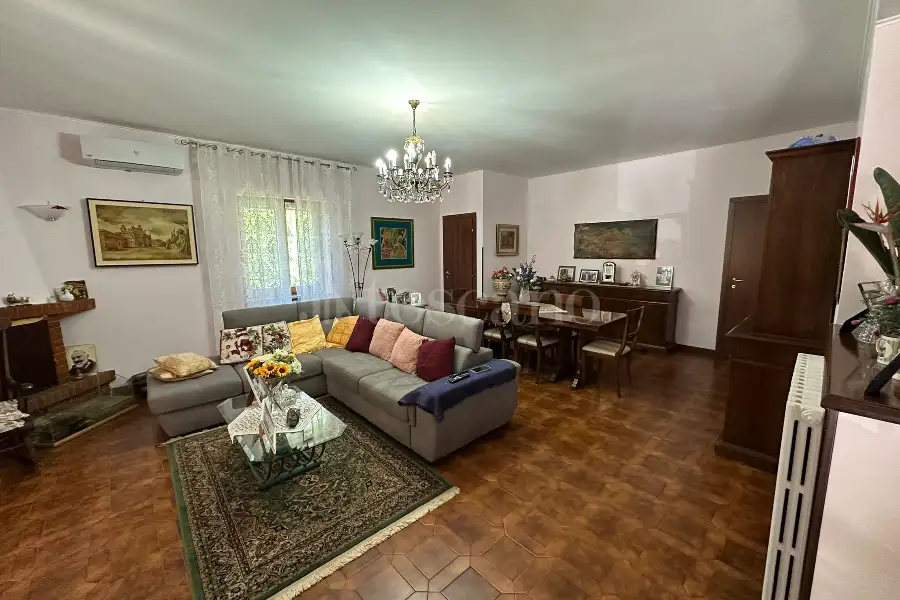 Villa in vendita di 260 mq a €849.000 (rif. 24/2025)