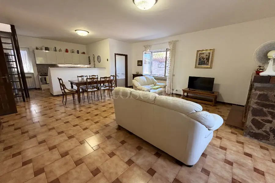 Casa Indipendente in vendita di 200 mq a €199.000 (rif. 38/2026)