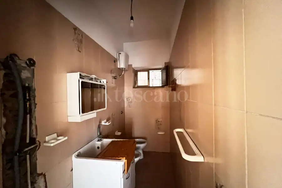 Palazzo in vendita di 300 mq a €215.000 (rif. 40/2025)