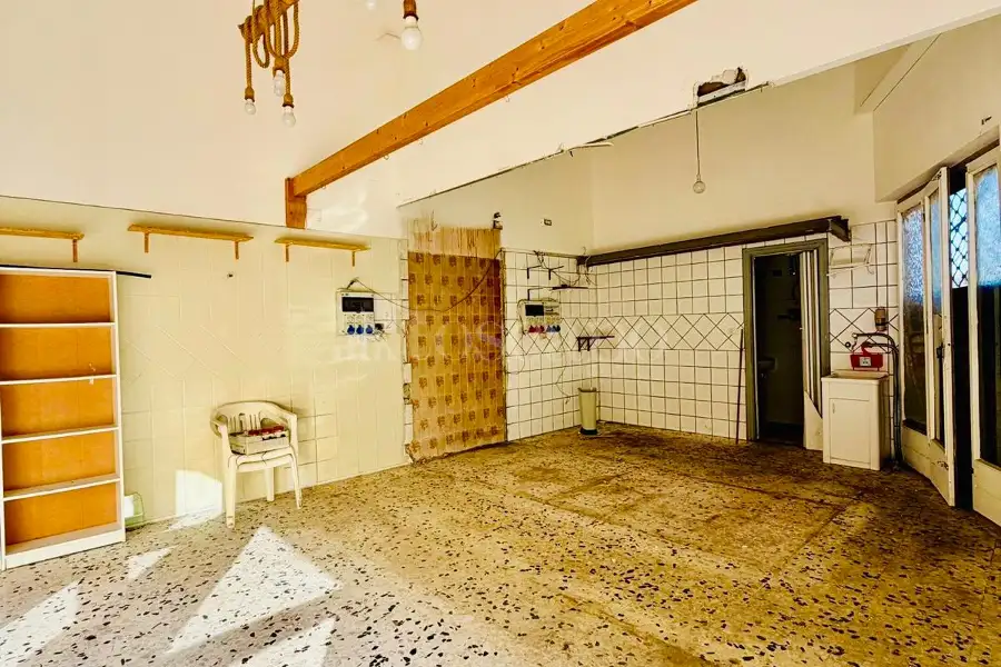 Negozio in vendita di 60 mq a €60.000 (rif. 49/2026)