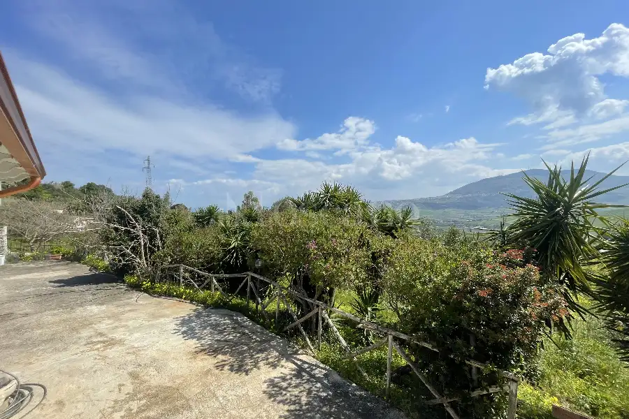 Villa in vendita di 174 mq a €325.000 (rif. 46/2026)