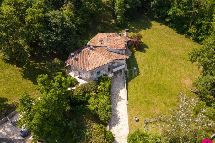 Villa in vendita di 390 mq a €1.450.000 (rif. 46/2025)