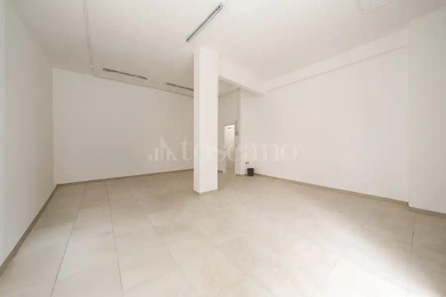 Negozio in affitto di 35 mq a €600 (rif. 13/2026)