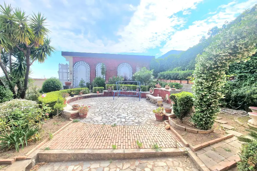 Villa in vendita di 275 mq a €275.000 (rif. 61/2026)