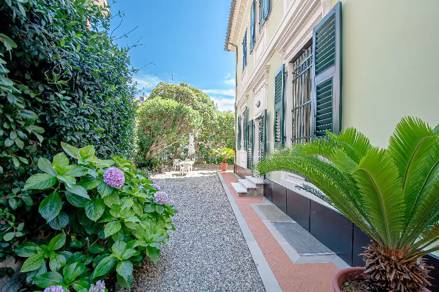 Villa in vendita di 496 mq a €3.950.000 (rif. 71/2026)