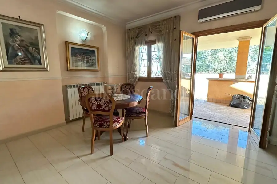 Villa in vendita di 370 mq a €890.000 (rif. 3/2026)