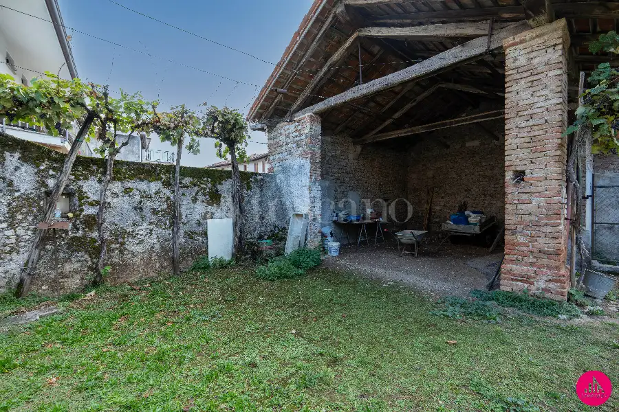 Casale in vendita di 186 mq a €109.000 (rif. 69/2026)