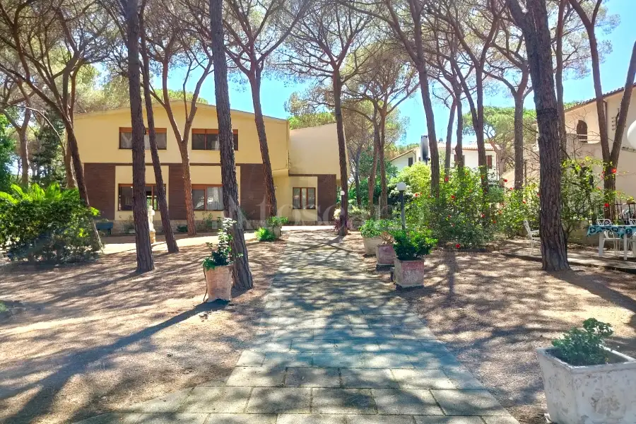 Villa in vendita di 280 mq a €845.000 (rif. 45/2025)