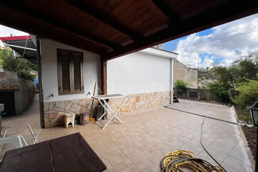Casa Indipendente in vendita di 130 mq a €80.000 (rif. 30/2025)