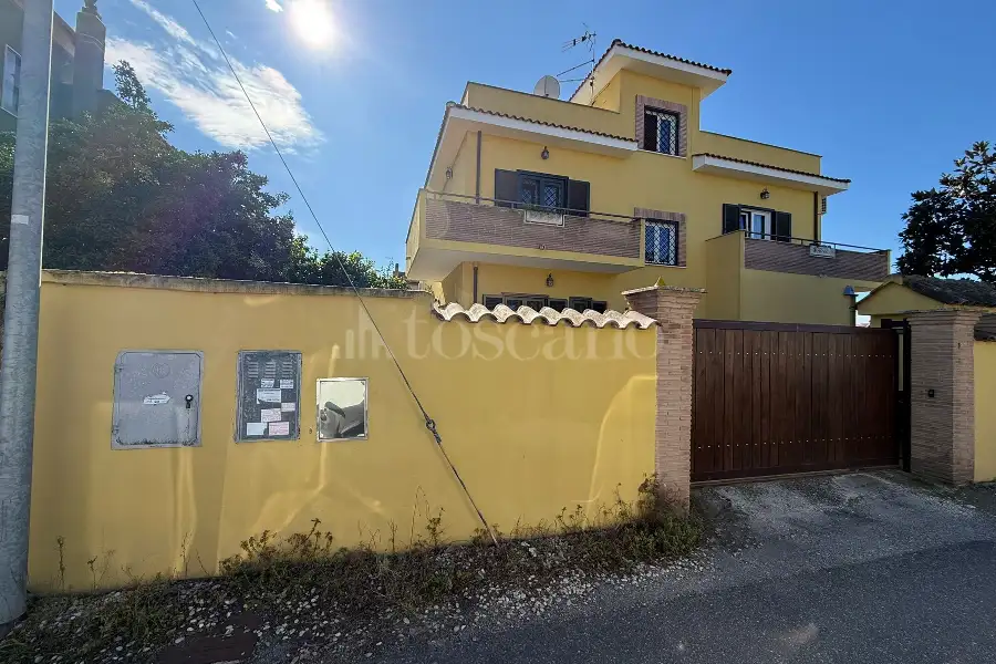 Villa Bifamiliare in vendita di 115 mq a €299.000 (rif. 12/2026)