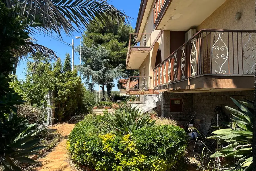 Villa in vendita di 575 mq a €878.000 (rif. 89/2025)