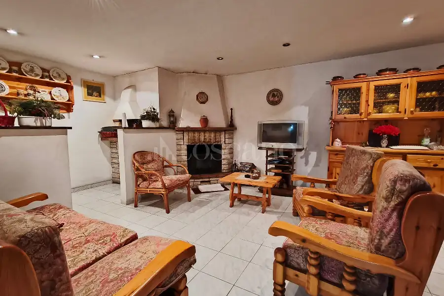 Villa Plurifamiliare in vendita di 270 mq a €485.000 (rif. 51/2026)