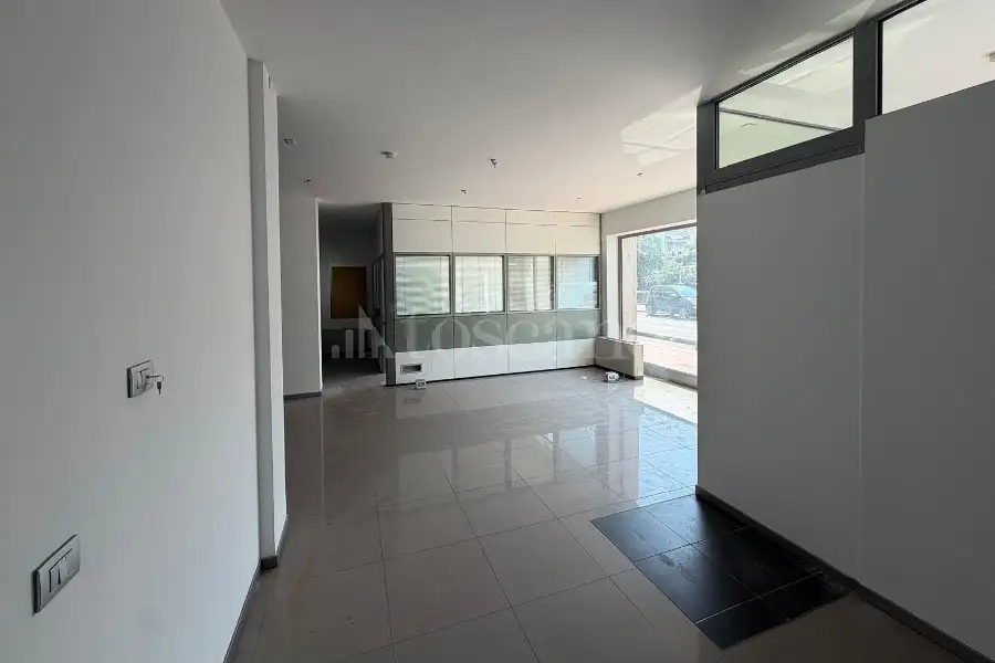 Negozio in vendita di 437 mq a €337.000 (rif. 33/2026)