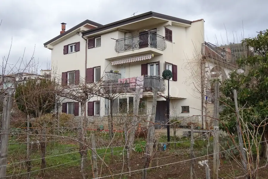 Villa in vendita di 443 mq trattativa riservata (rif. 19/2025)