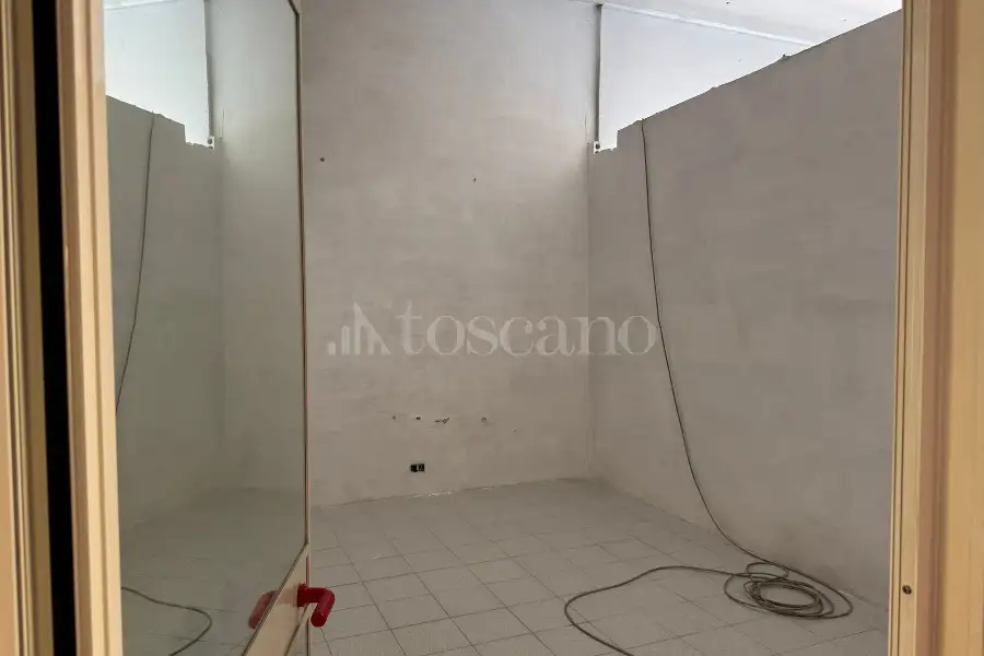 Negozio in affitto di 90 mq a €1.250 (rif. 10/2026)