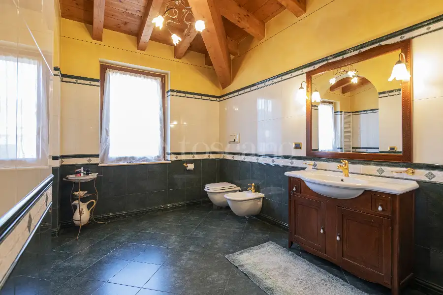 Villa in vendita di 645 mq a €960.000 (rif. 21/2026)