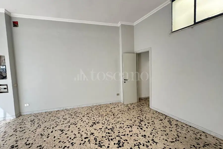 Negozio in affitto di 35 mq a €850 (rif. 17/2026)