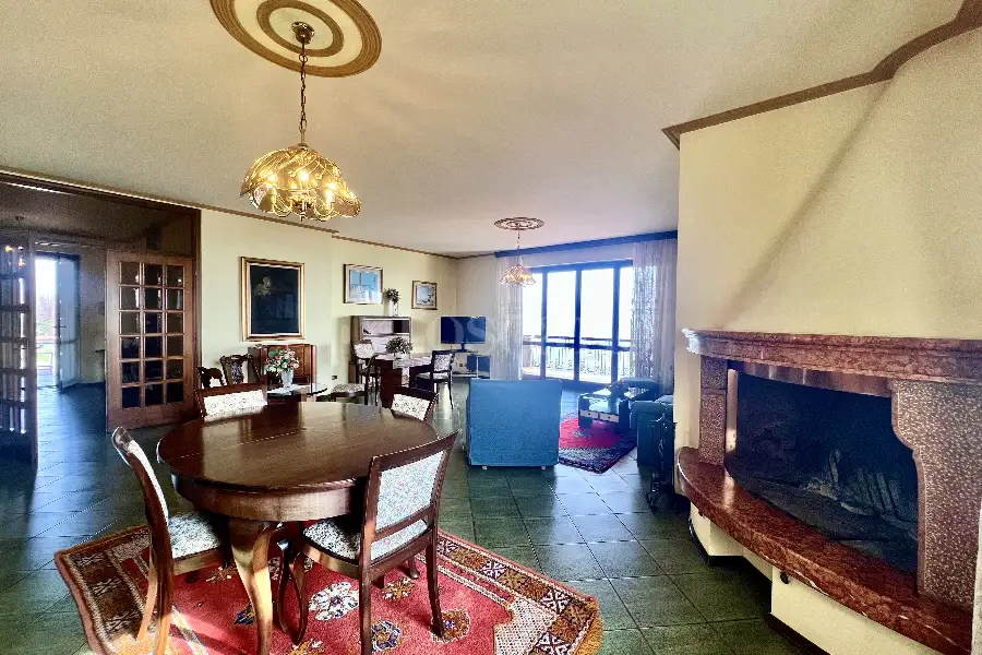 Villa in vendita di 450 mq a €950.000 (rif. 14/2025)