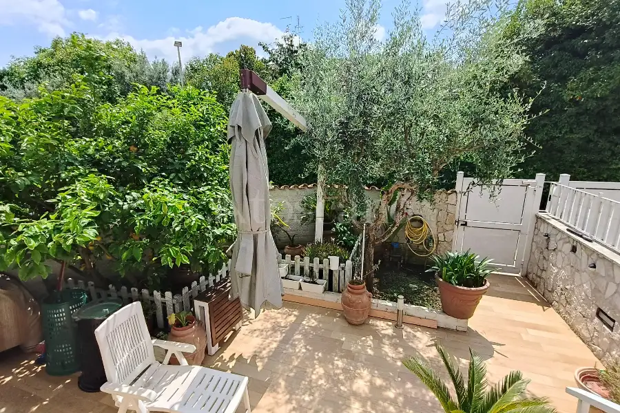 Villa Plurifamiliare in vendita di 90 mq a €299.000 (rif. 9/2026)