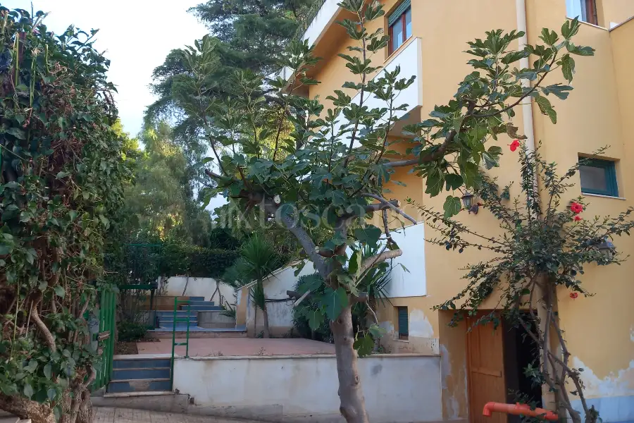 Villa Bifamiliare in vendita di 160 mq a €159.000 (rif. 18/2025)