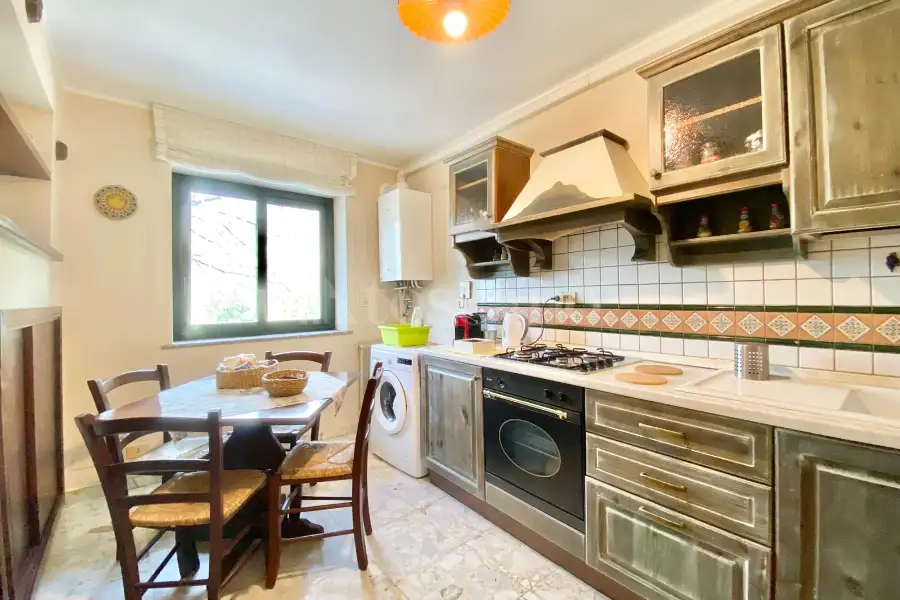 Agriturismo in vendita di 600 mq a €1.750.000 (rif. 13/2026)