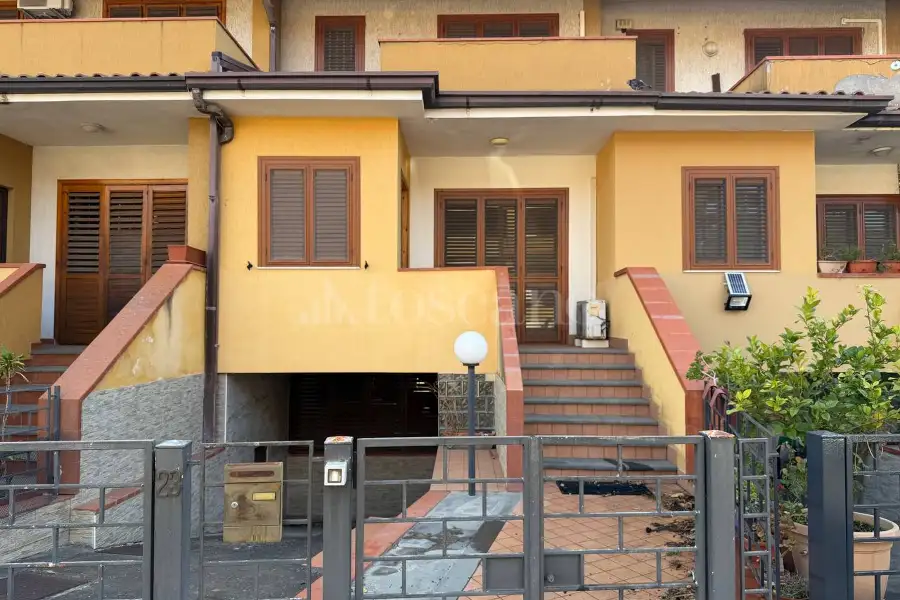 Villino a Schiera in vendita di 190 mq a €228.000 (rif. 164/2025)