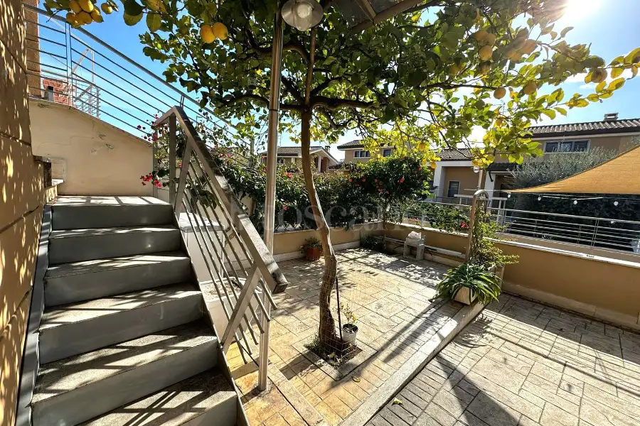 Villa Bifamiliare in vendita di 200 mq a €610.000 (rif. 4/2026)