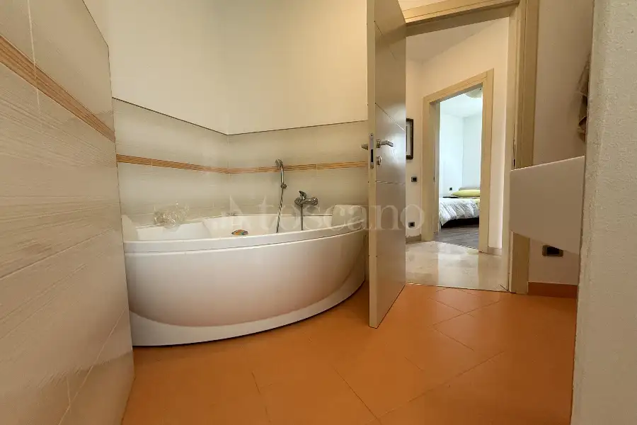 Villa in vendita di 230 mq a €950.000 (rif. 17/2026)