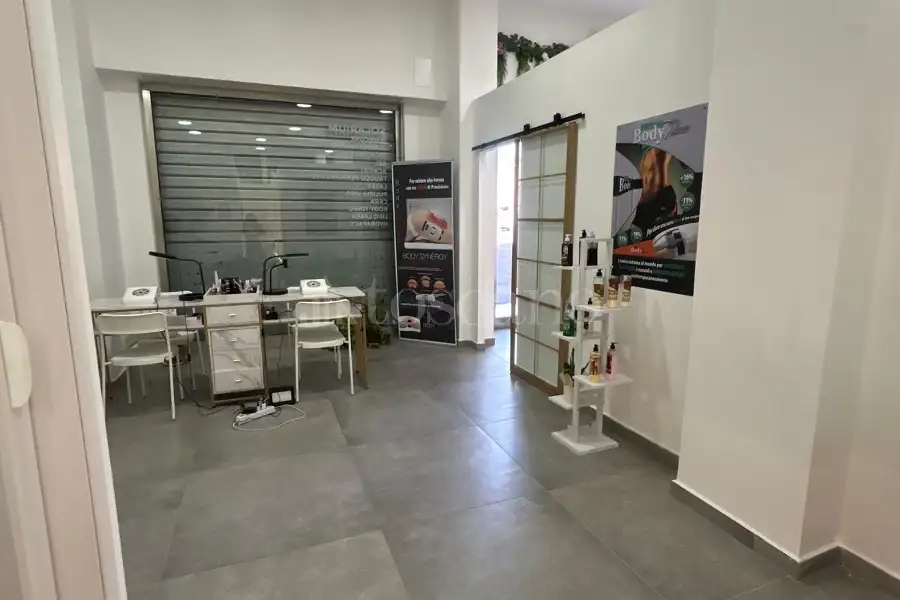 Attività Commerciale in vendita di 133 mq a €39.000 (rif. 31/2026)