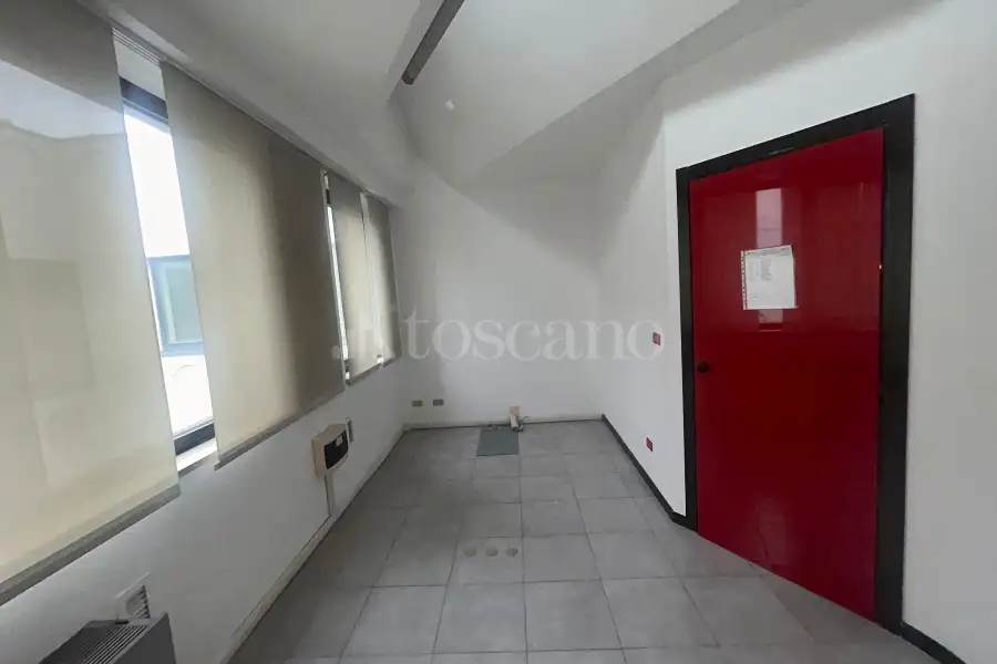 Ufficio in vendita di 239 mq a €229.000 (rif. 4/2026)