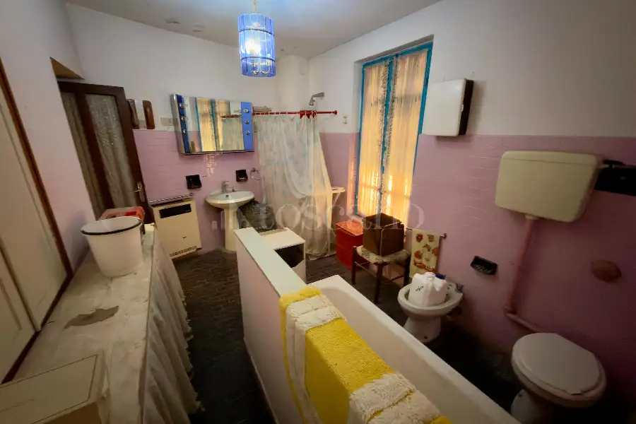 Casa Indipendente in vendita di 250 mq a €272.000 (rif. 5/2026)