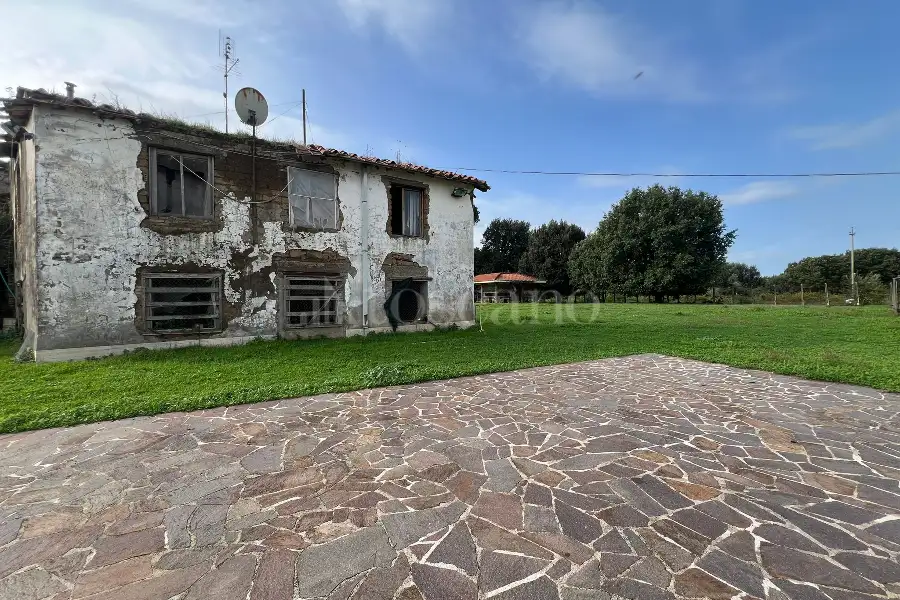 Casale in vendita di 500 mq a €100.000 (rif. 121/2024)