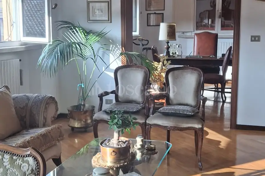 Casa in affitto di 150 mq a €2.500 (rif. 25/2026)