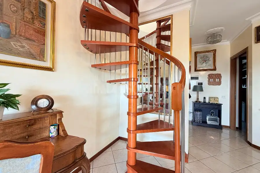 Superattico in vendita di 210 mq a €930.000 (rif. 29/2026)