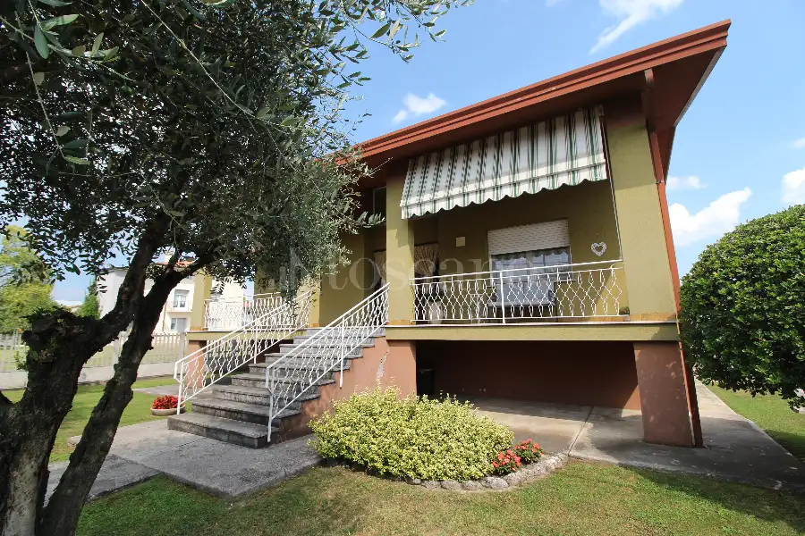 Casa Indipendente in vendita di 192 mq a €149.000 (rif. 145/2026)