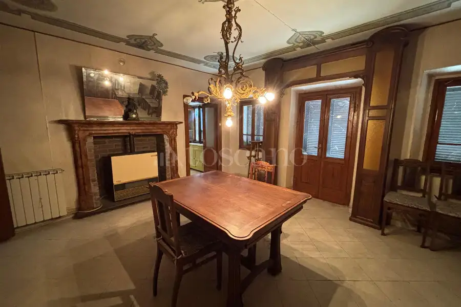 Casale in vendita di 840 mq a €650.000 (rif. 38/2026)