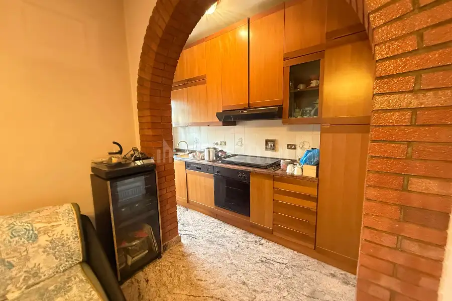 Casa Indipendente in vendita di 280 mq a €350.000 (rif. 1/2026)