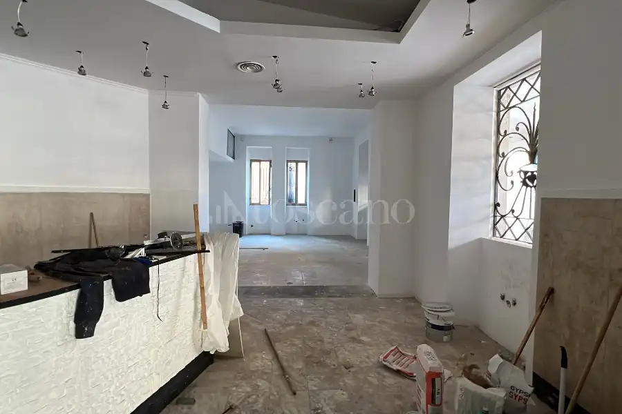 Negozio in vendita di 110 mq a €219.000 (rif. 12/2026)