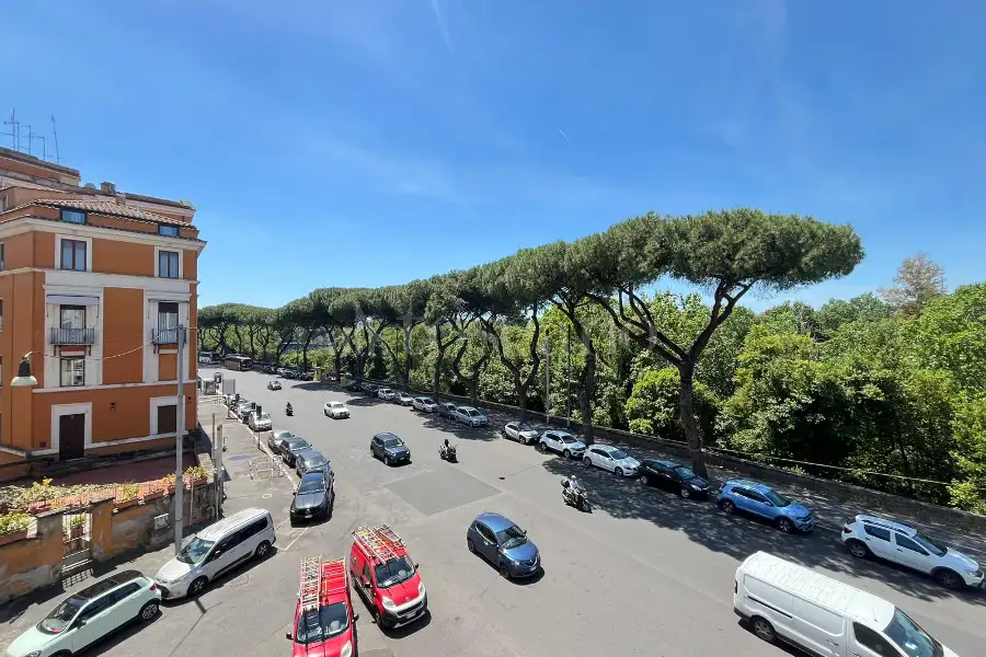 Casa in affitto di 200 mq a €5.300 (rif. 10/2026)