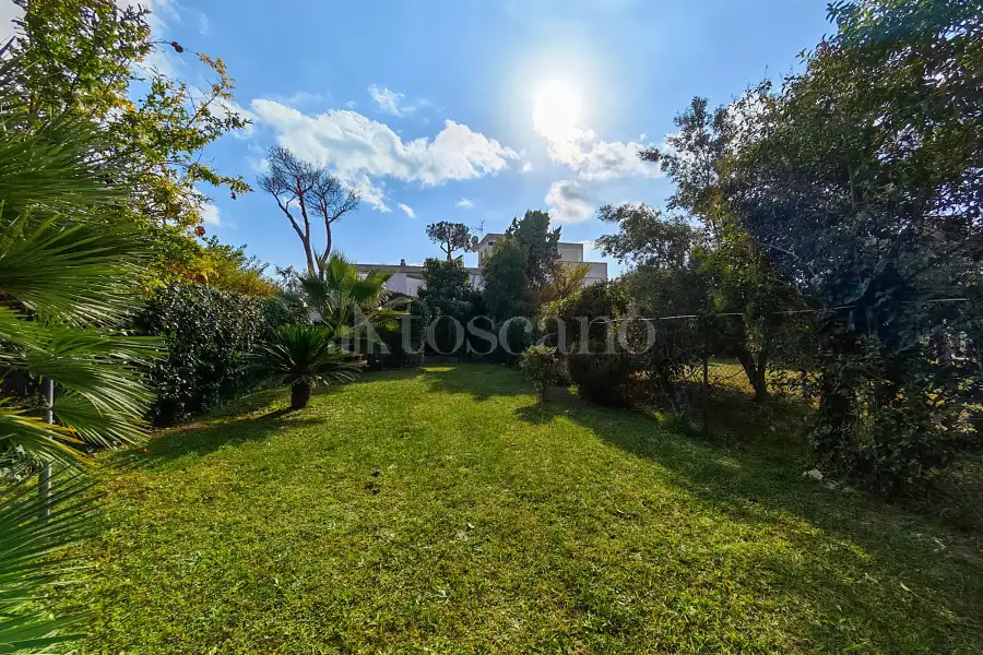 Villa Plurifamiliare in vendita di 260 mq a €489.000 (rif. 59/2026)