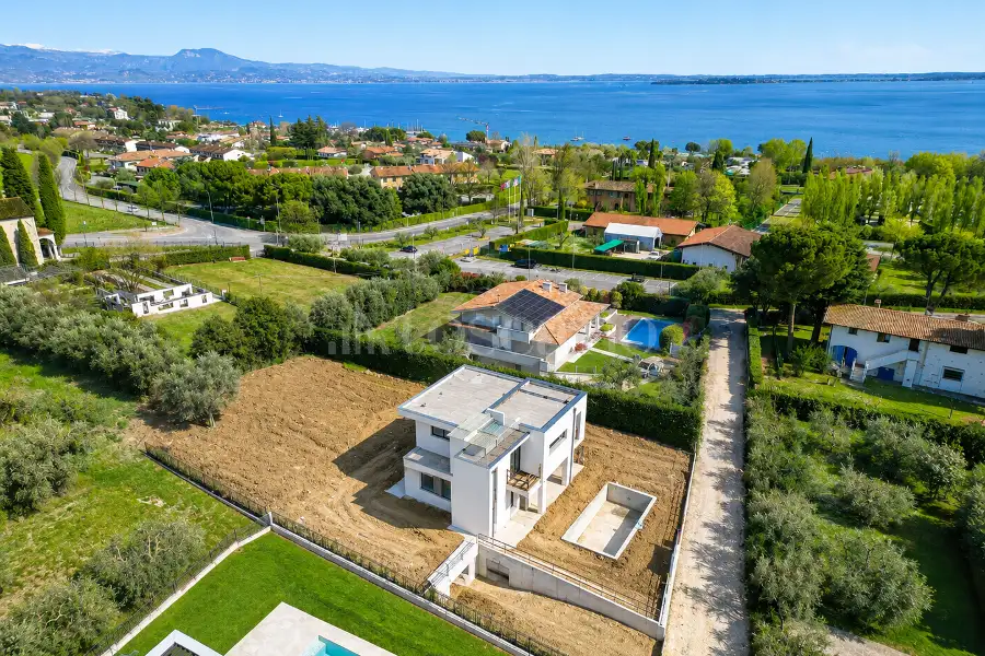Villa in vendita di 350 mq a €1.100.000 (rif. 26/2025)