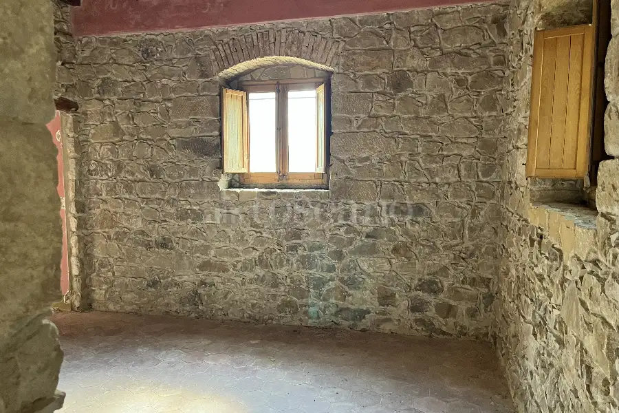 Casale in vendita di 860 mq trattativa riservata (rif. 258/2025)