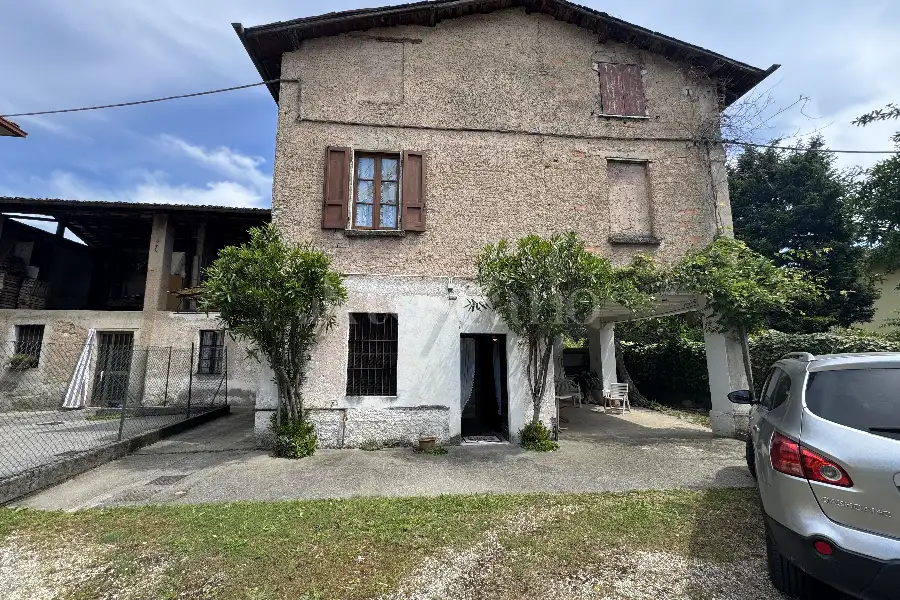 Casa Indipendente in vendita di 300 mq a €330.000 (rif. 4/2026)
