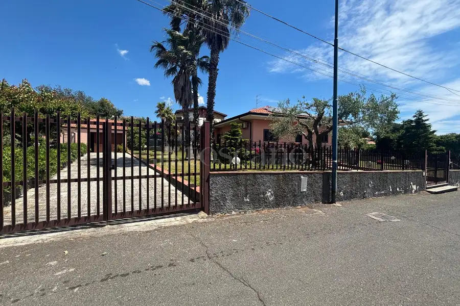 Villa in vendita di 100 mq a €370.000 (rif. 95/2026)